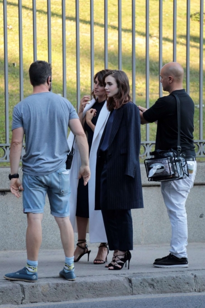 Lily-Collins-and-Penelope-Cruz--Filming-a-new-commercial-for-Lancome--01.jpg