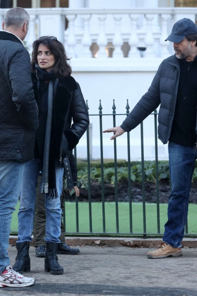 Penelope-Cruz-and-Javier-Bardem-out-and-about-in-London--05.jpg