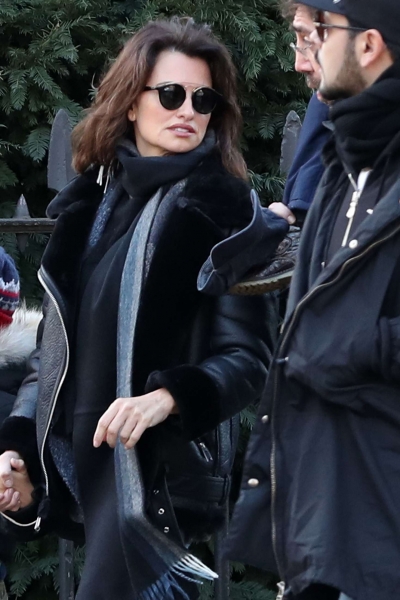 Penelope-Cruz-and-Javier-Bardem-out-and-about-in-London--14.jpg