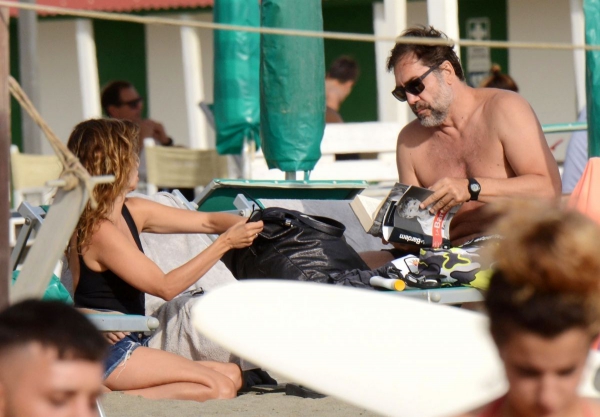 penelope-cruz-pictured-with-her-husband-javier-bardem-as-they-are-seen-relaxing-on-holiday-with-their-children-in-fregene-3.jpg