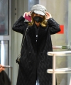 Penelope-Cruz---Seen-arriving-at-JFK-Airport-in-New-York-01.jpg