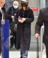 Penelope-Cruz---Seen-arriving-at-JFK-Airport-in-New-York-22.jpg